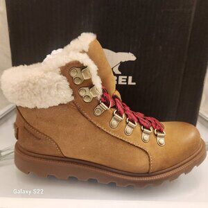 Sorel Women's "Ainsley Conquest" Boots. NIB. Size 5